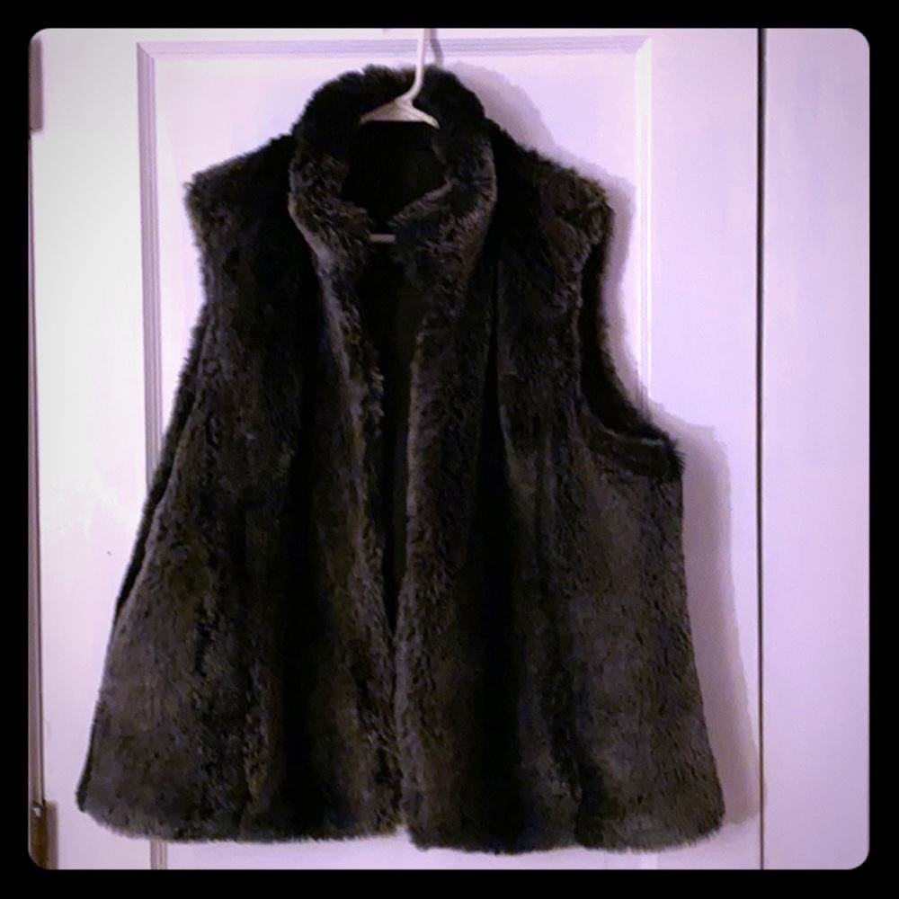Reversible black & faux fur vest